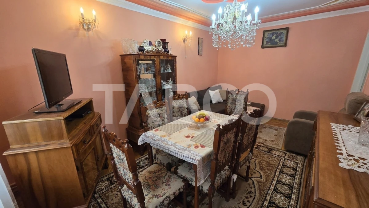 De vanzare - Apartament 83mp 4 camere decomandate etaj 1Vasile Aaron - 3