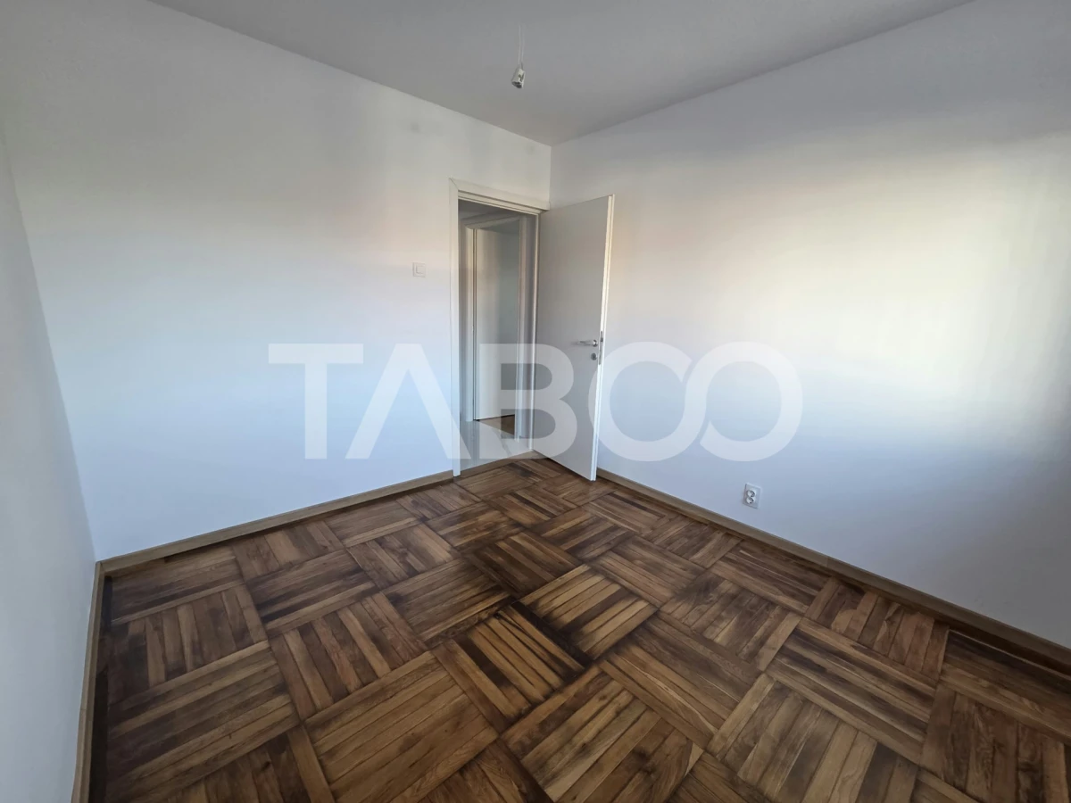 Apartament 70 mp semidecomandat 3 camere balcon 6 mp Bulevardul Unirii - 7