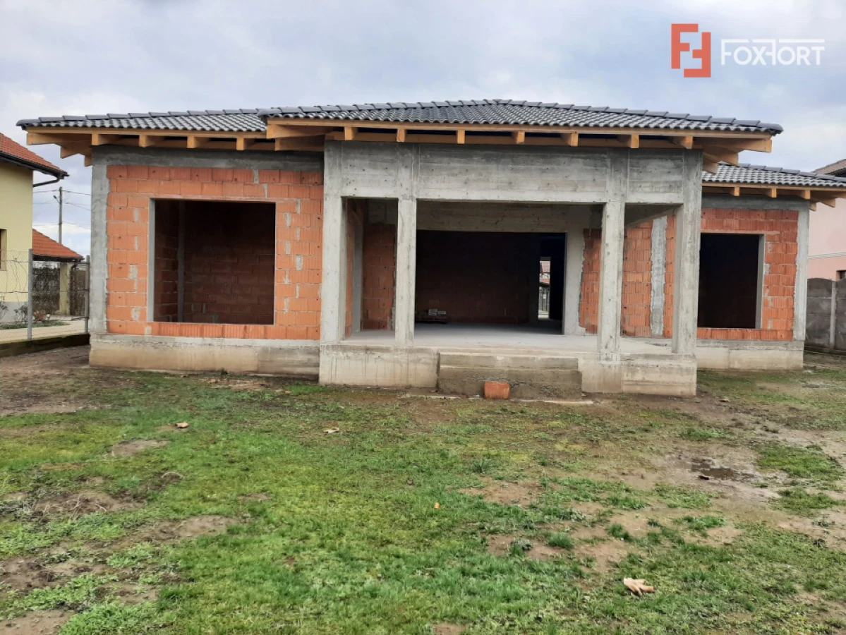 Casa individuala cu 5 camere de vanzare in localitatea Dumbravita - 1
