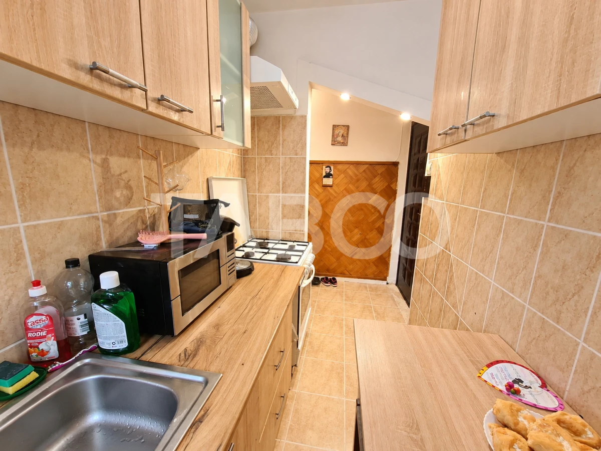 Apartament de vanzare 2 camere balcon Mihai Viteazul etaj 4 - 10