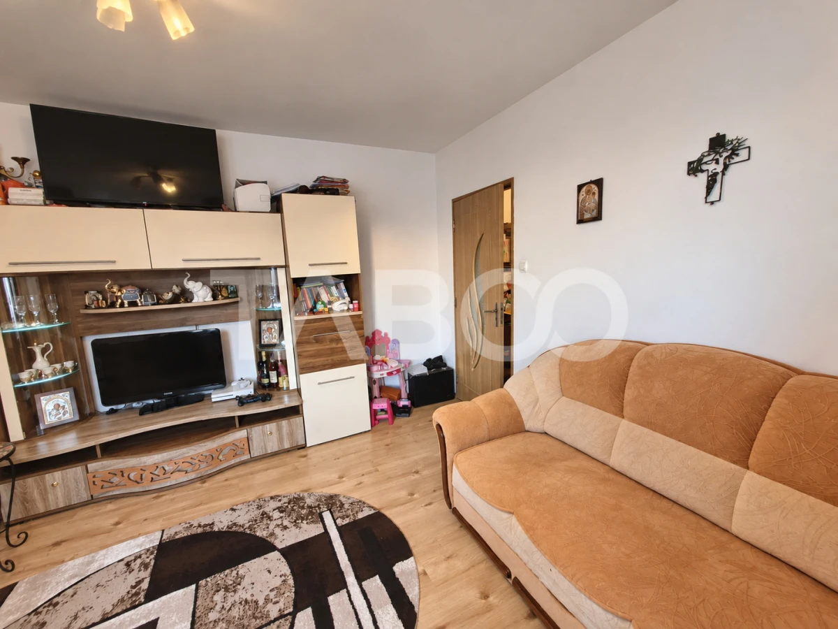 Apartament de vanzare 2 camere balcon Mihai Viteazul etaj 4 - 4