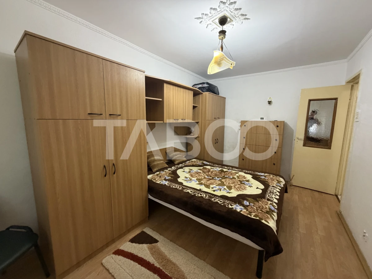 Apartament decomandat 2 camere parter boxa la subsol zona 1 Decembrie - 4