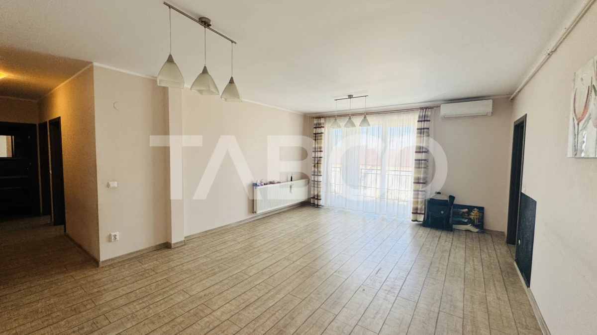 Apartament de vanzare 3 camere lift parcare bloc nou City Residence - 1