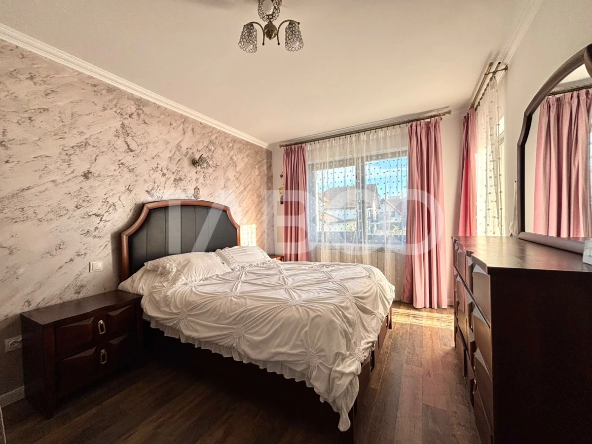Casa individuala de vanzare cu front de 27 ml Pictor Brana Selimbar - 5