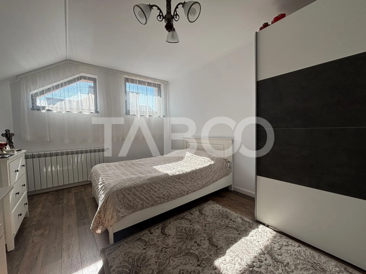 Casa individuala de vanzare cu front de 27 ml Pictor Brana Selimbar - 4
