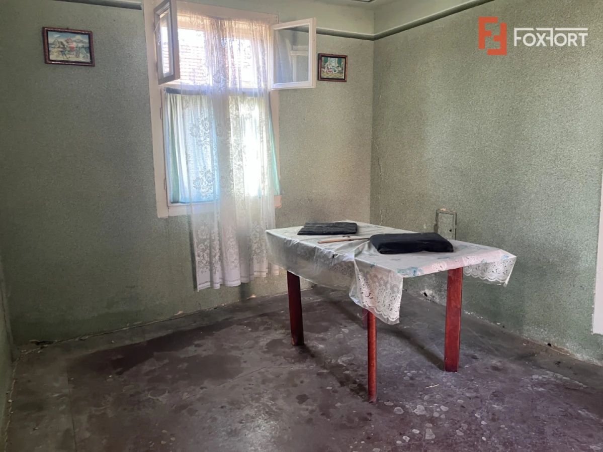 COMISION 0 % Paru - Lugoj, Casa cu 8 camere, teren 1150 mp - 4