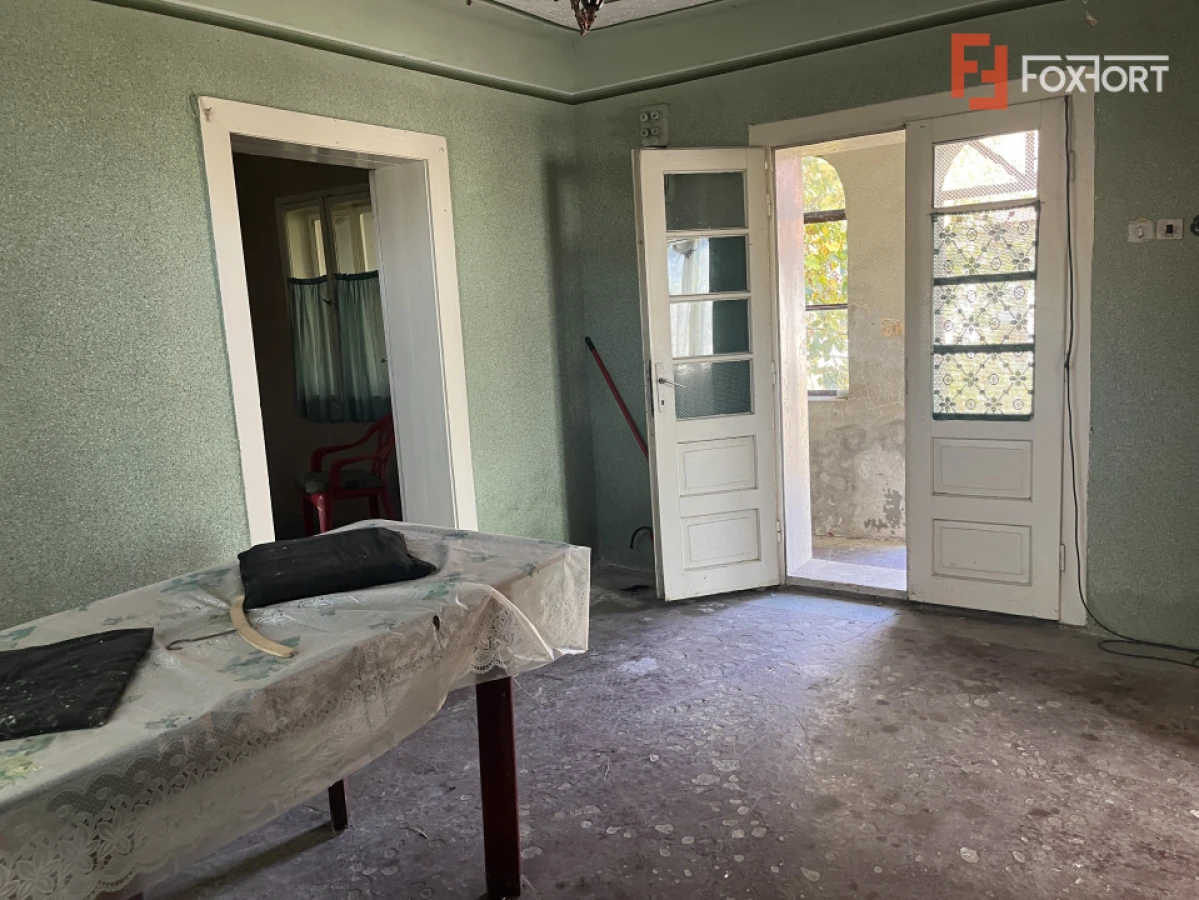 COMISION 0 % Paru - Lugoj, Casa cu 8 camere, teren 1150 mp - 2