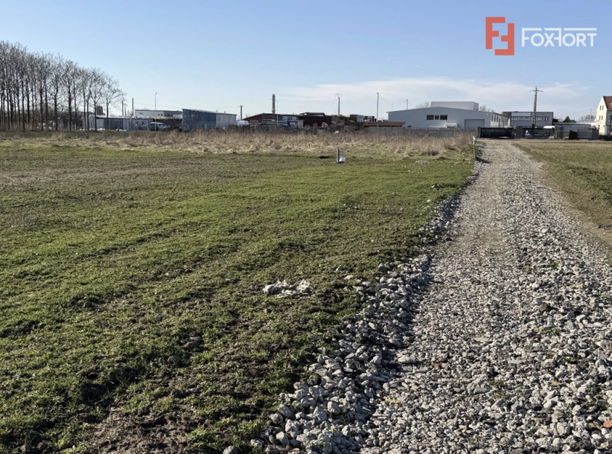 Teren intravilan curtii constructii zona industriala - Calea Sagului - 4