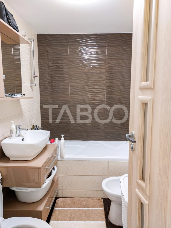 Apartament cu 4 camere renovat in Plopilor etaj intermediar - 4