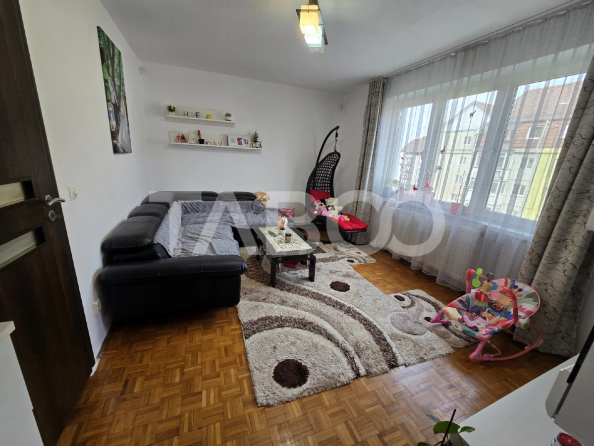 Apartament 2 camere de vanzare mobilat cu balcon in Terezian Sibiu - 1