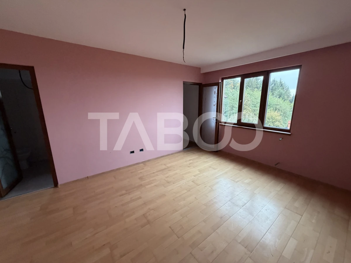 Casa cu potential de investitie 7 camere foisor 4 bazine de pesti - 9