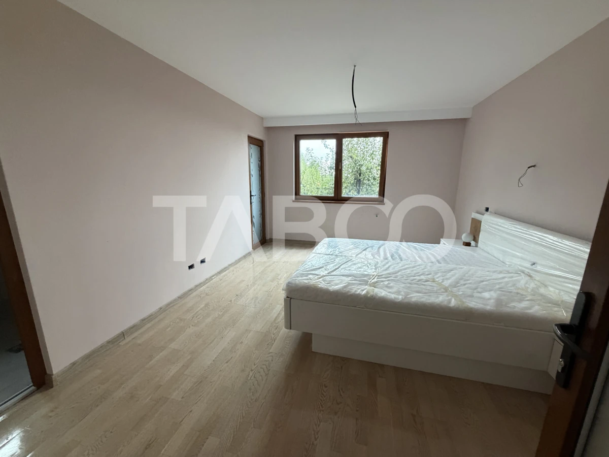 Casa cu potential de investitie 7 camere foisor 4 bazine de pesti - 6